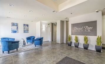 4537 S Drexel Blvd, Unit Drexel Parc Lofts 2bd 2ba in Chicago, IL - Building Photo - Building Photo