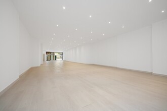 126 W 25th St in New York, NY - Building Photo - Interior Photo