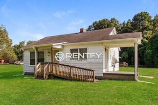 2104 E Greenbriar Rd in Statesville, NC - Building Photo