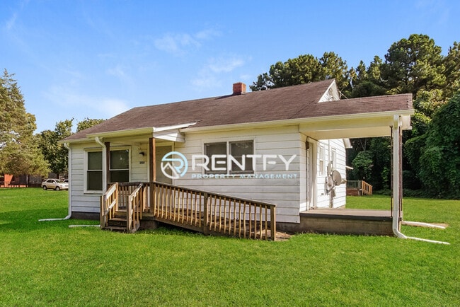 property at 2104 E Greenbriar Rd