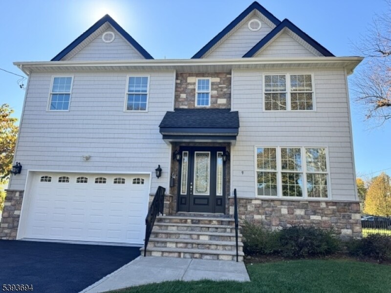 9 Spalding Dr in Livingston, NJ - Building Photo