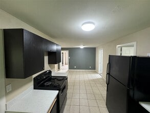 509 Stimpson St in Baytown, TX - Building Photo - Building Photo