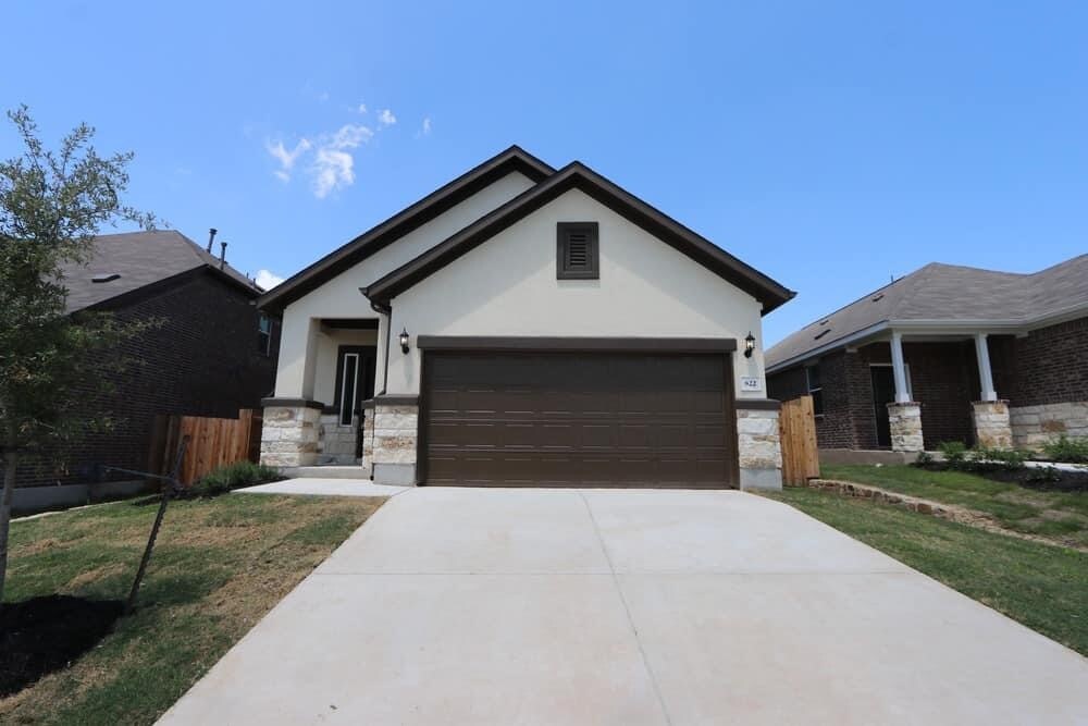 822 Pepperbark Loop in Mustang Ridge, TX - Building Photo