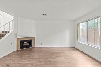 2212 Silver Pine Dr in Las Vegas, NV - Building Photo - Building Photo