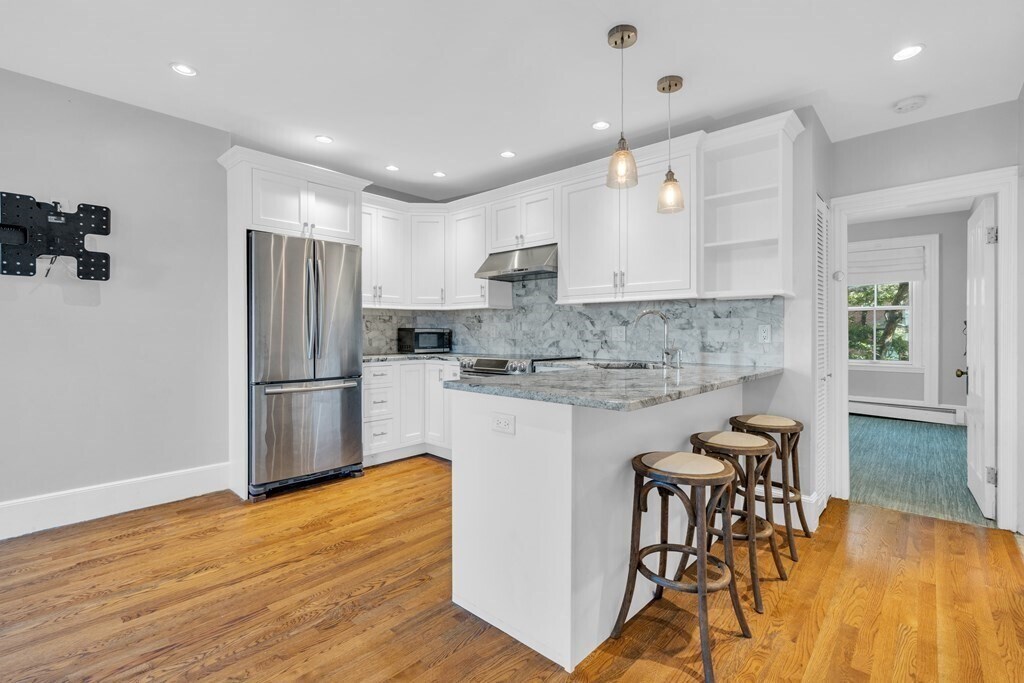 24 Upton St in Boston, MA - Building Photo