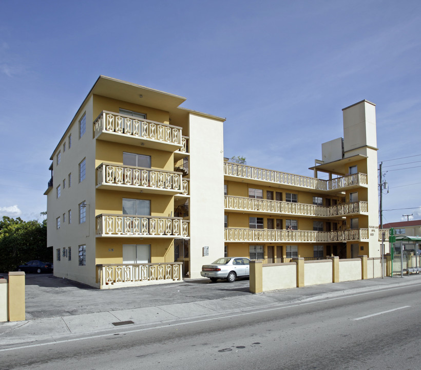 Flagler Club Apartments in Miami, FL - Foto de edificio