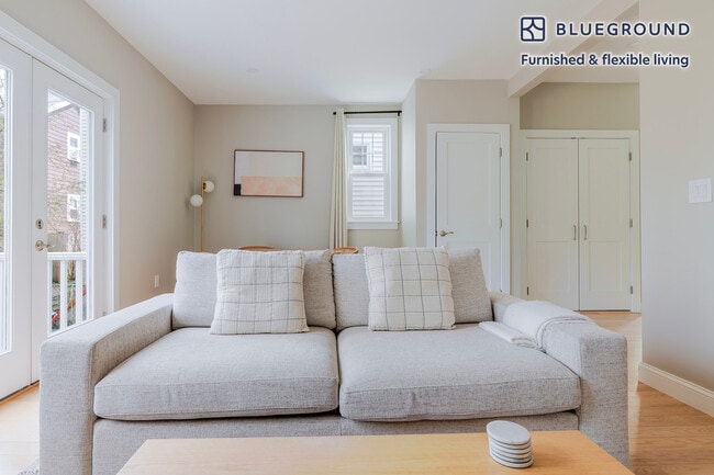 50 Kinnaird St, Unit SI FL1-ID1153 in Cambridge, MA - Building Photo - Building Photo