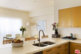 1717 Malcolm Ave in Los Angeles, CA - Building Photo - Building Photo