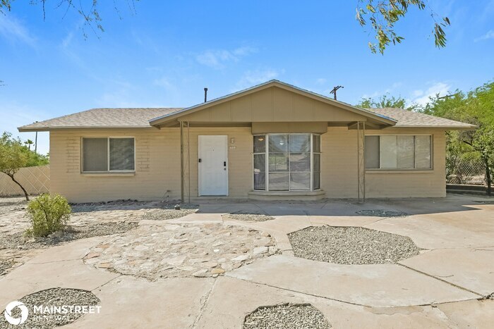 1901 W Castle Dr in Tucson, AZ - Building Photo