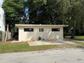 3801 Thomas Ave in Miami, FL - Building Photo - Building Photo