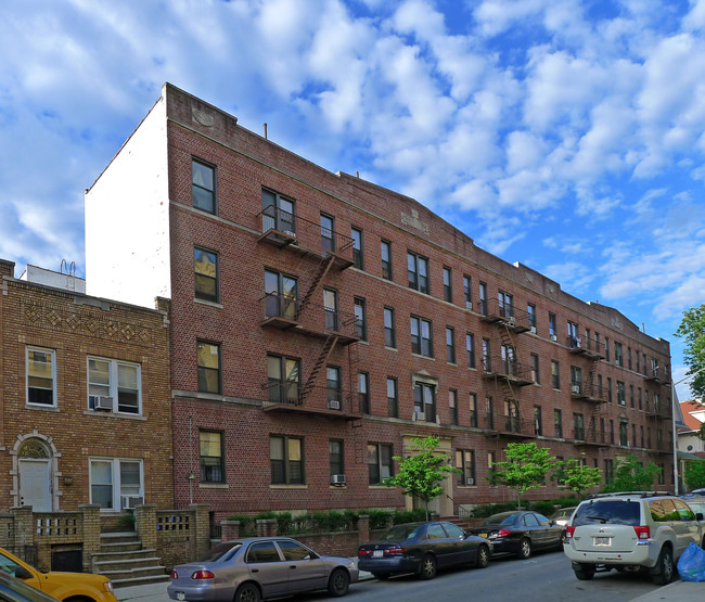 294-312 Webster Ave in Brooklyn, NY - Foto de edificio - Building Photo