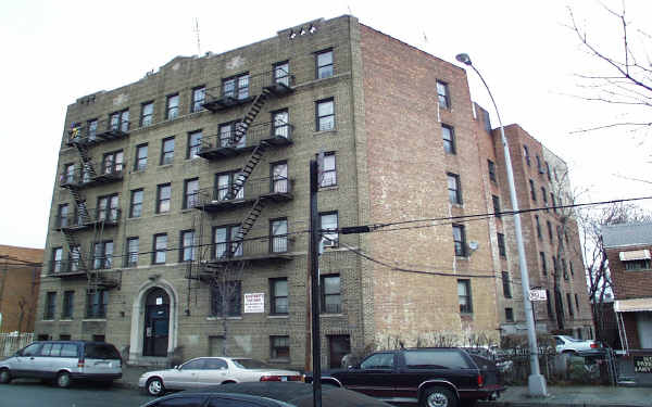 1354 Commonwealth Ave in Bronx, NY - Foto de edificio