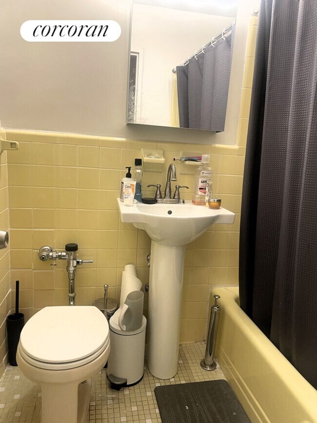 147 E 82nd St in New York, NY - Building Photo - Building Photo