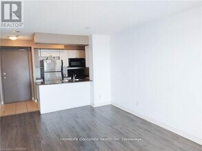 2365 Central Park Dr in Oakville, ON - Building Photo - Building Photo