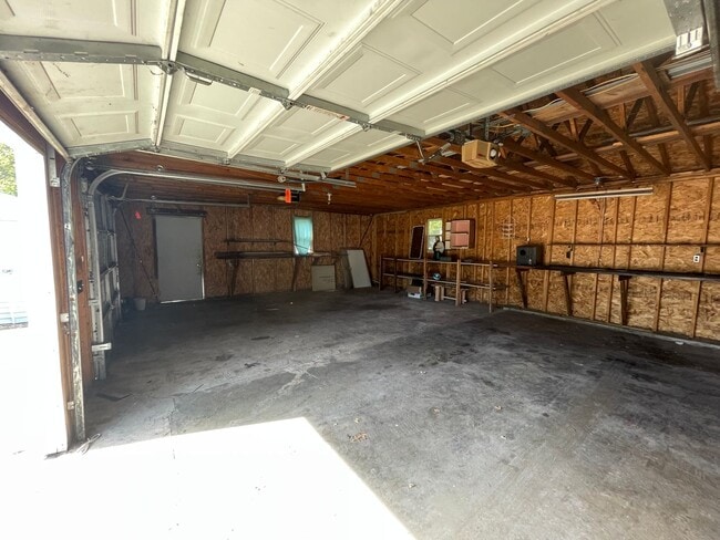 1214 W 9th St in Waterloo, IA - Building Photo - Building Photo