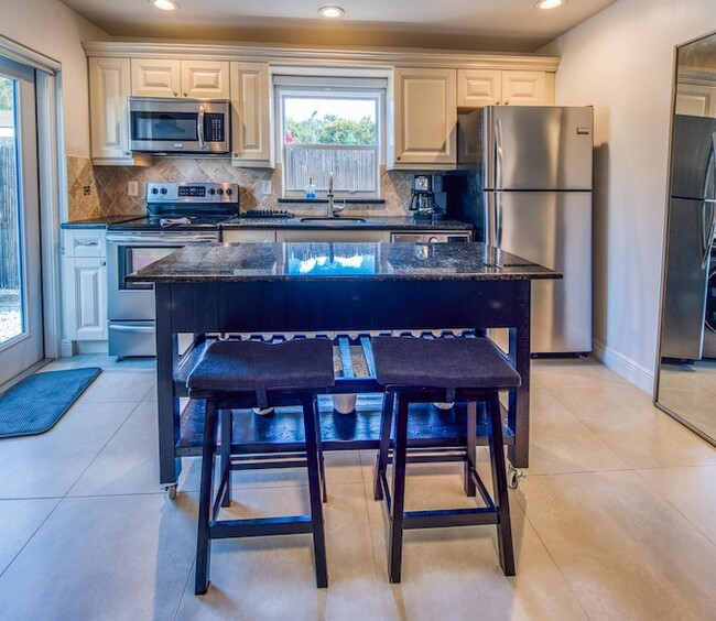 1331 North N Street in Lake Worth Beach, FL - Building Photo - Building Photo