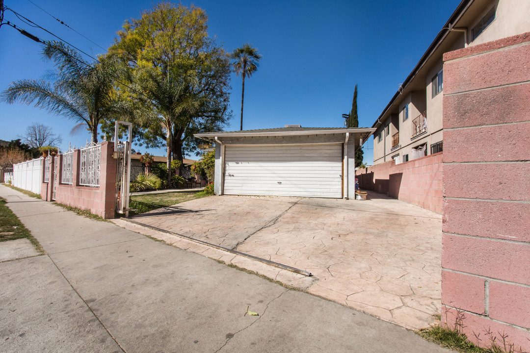 11667 Erwin St in North Hollywood, CA - Building Photo