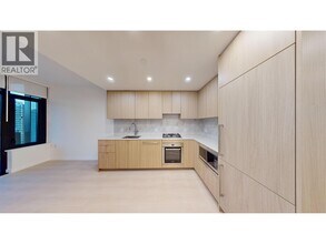 626 Claremont St in Coquitlam, BC - Building Photo - Building Photo