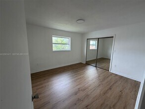 437 NW 44th Ave in Miami, FL - Building Photo - Building Photo