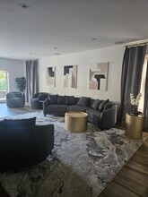 440 Victoria Terrace in Fort Lauderdale, FL - Building Photo - Building Photo