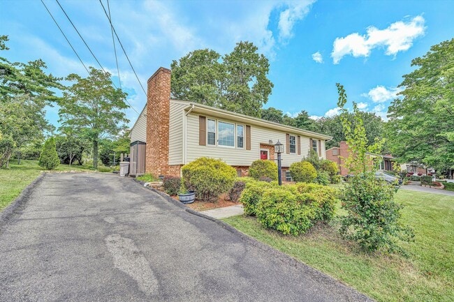 3425 Greencliff Rd in Cave Spring, VA - Building Photo - Building Photo