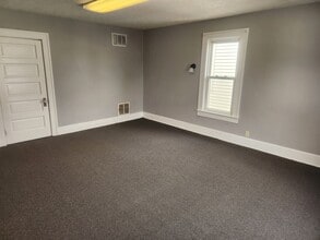 621 E Main St in Lancaster, OH - Building Photo - Building Photo