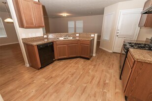 4047 Cary Creek Dr in Baytown, TX - Building Photo