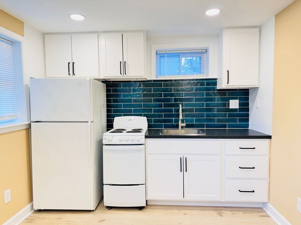 816 Greenwood Cir in Takoma Park, MD - Building Photo