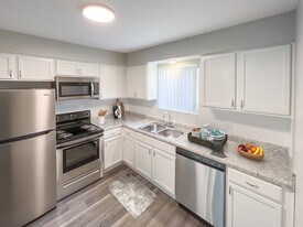 Clarkston Place Apartments in Clarkston, MI - Building Photo