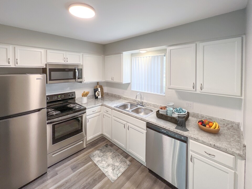 Clarkston Place Apartments in Clarkston, MI - Building Photo