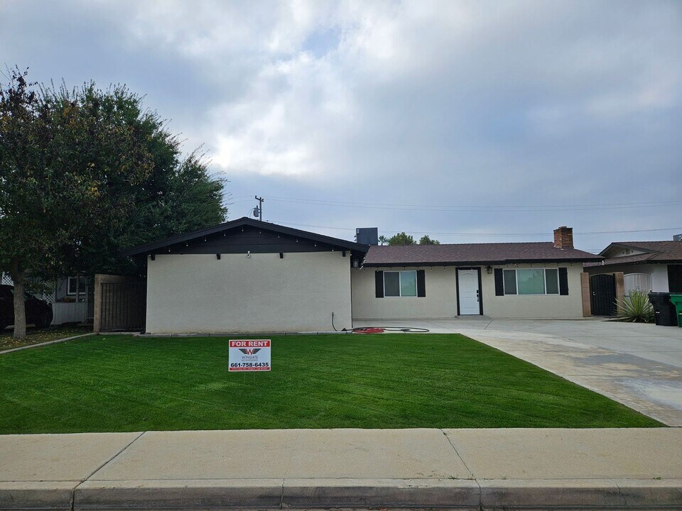 1124 State Ave in Shafter, CA - Building Photo