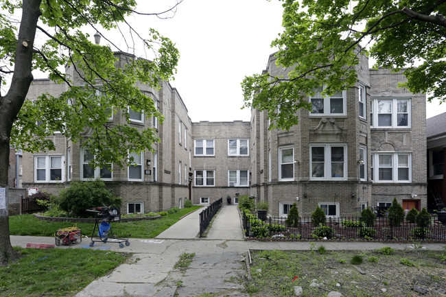 6420 N Campbell Ave in Chicago, IL - Building Photo - Building Photo