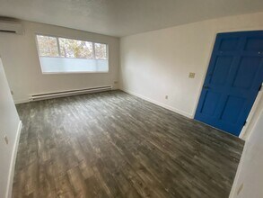 1205 NE Ross Rd in Bend, OR - Building Photo - Building Photo