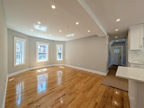 86 Orchard St, Unit 3 in Medford, MA - Building Photo - Building Photo