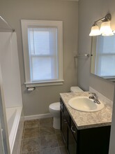 517 Brenner St NE in Grand Rapids, MI - Foto de edificio - Building Photo