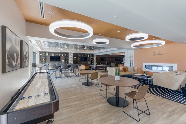 Solace at Ballpark Village in Goodyear, AZ - Foto de edificio - Interior Photo