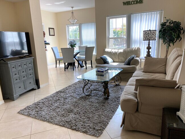 23640 Walden Center Dr, Unit 209 San mirage in Estero, FL - Foto de edificio - Building Photo