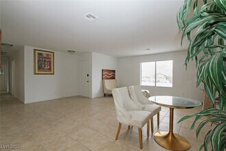 396 Dooley Dr in Henderson, NV - Building Photo - Building Photo