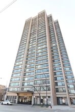 1850 N Clark St, Unit 508 in Chicago, IL - Building Photo - Building Photo