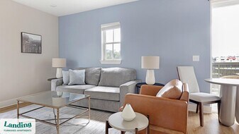 1000 Forestview Dr in Oakwood, GA - Building Photo