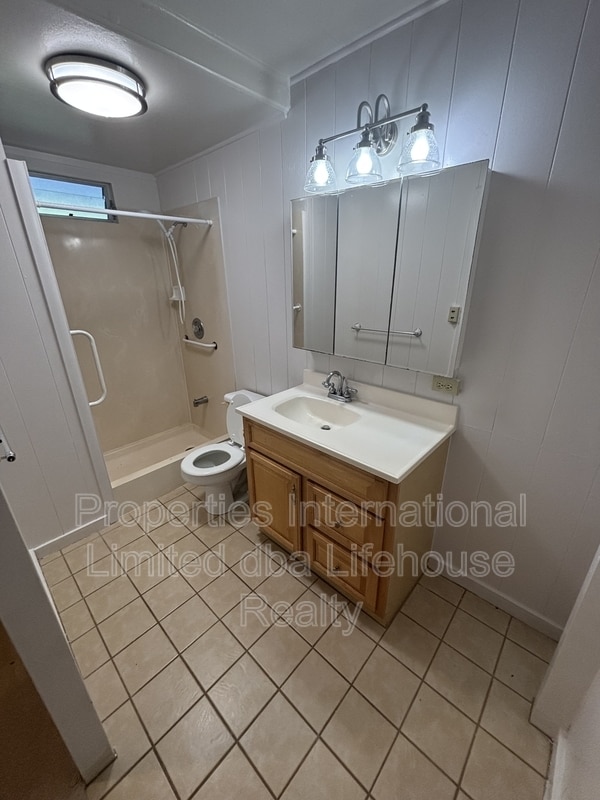 221 Namilimili St in Honolulu, HI - Building Photo - Building Photo