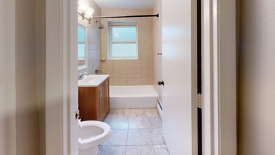 51 Colborne Rd, Unit 4 in Boston, MA - Foto de edificio - Building Photo