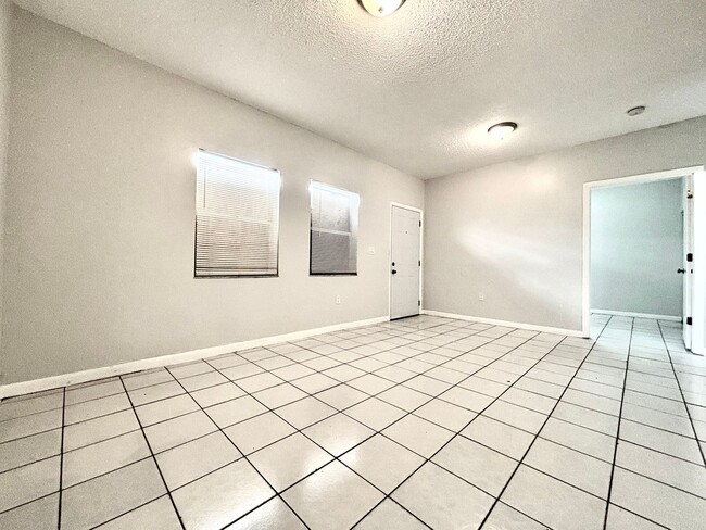 1301 NW 8th Pl in Homestead, FL - Building Photo - Building Photo