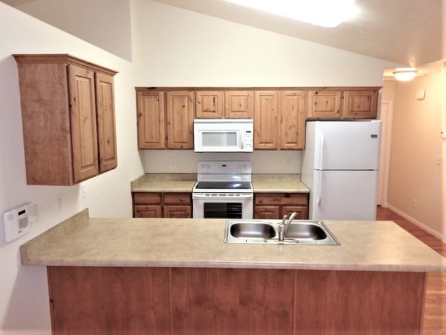 196 Sam Gates Rd in Ogden, UT - Building Photo - Building Photo