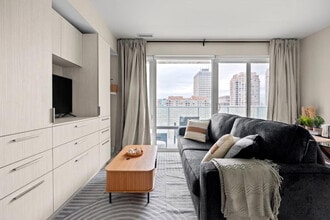 31 Alexander St in Toronto, ON - Building Photo - Building Photo