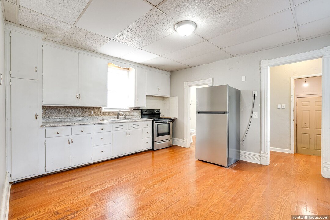 218 E 8th St-Unit -218 E. 8th St. in Kaukauna, WI - Building Photo