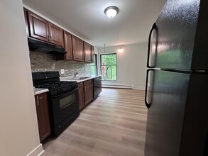 84 Oak Hill Rd, Unit 1 in Westtown, NY - Building Photo - Building Photo
