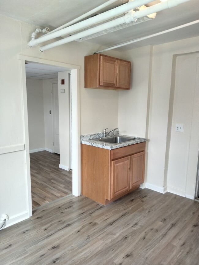 85 Lincoln St in Meriden, CT - Foto de edificio - Building Photo