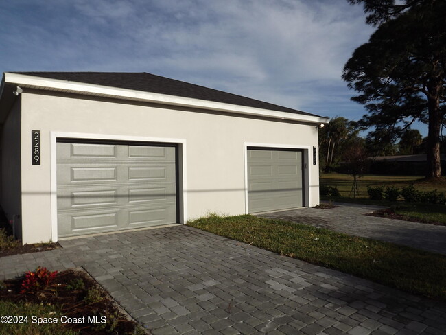 2289 Highland Ave in Melbourne, FL - Building Photo - Building Photo