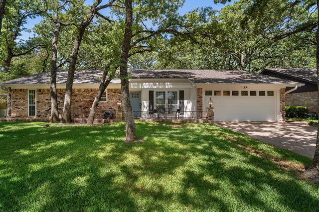 2019 N Meadow Way Cir in Arlington, TX - Building Photo